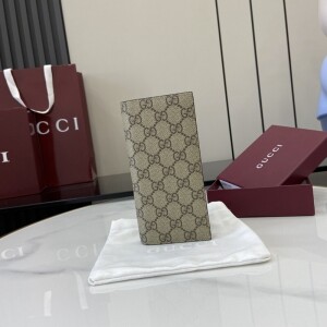 구찌 GUCCI Emblem 클래식 모던 장지갑 동전지갑