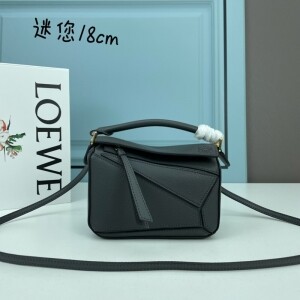 로에베 LOEWE MINI PUZZLE 클래식 모던 숄더 크로스백 18*12.5*8cm