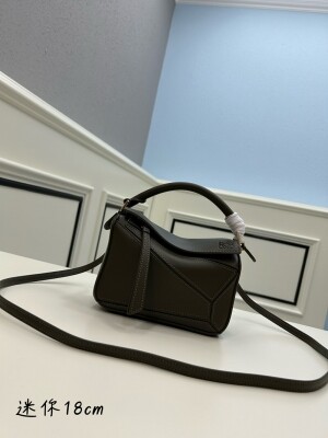 로에베 LOEWE MINI PUZZLE 클래식 모던 숄더 크로스백 18*12.5*8cm