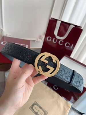구찌 GUCCI 클래식 엠보 남성 벨트 4.0cm