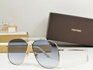 톰포드 TOMFORD 클래식 모던 빈티지 선글라스 남녀공용 TF557 58-13-145