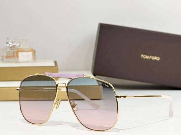 위핑,톰포드 TOMFORD 클래식 모던 빈티지 선글라스 남녀공용 TF557 58-13-145