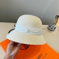 에르메스 Hermès 심플한 분위기의 아웃도어 울 여성 선캡