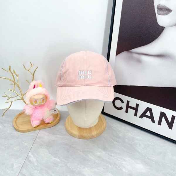 위핑,미우미우 MIU MIU 레터링 자수 패션 커플 스냅백