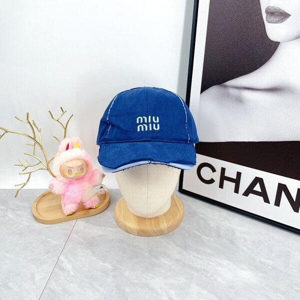 위핑,미우미우 MIU MIU 레터링 자수 패션 커플 스냅백