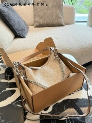코치 COACH 모던 캐주얼 체인 숄더백