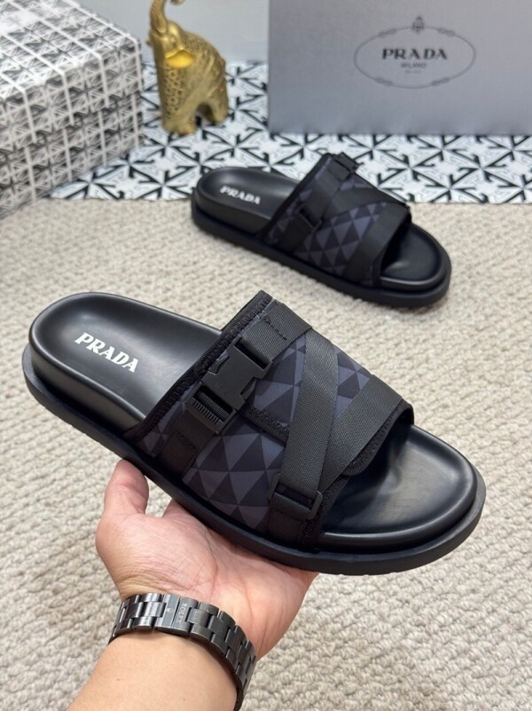 위핑,프라다 PRADA 캐주얼 아웃도어 심플 남성 슬리퍼