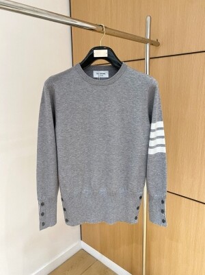 톰브라운 Thom Browne 캐주얼 컴포트 심플 라운드 남성 긴팔 니트