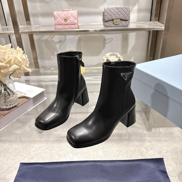 위핑,프라다 PRADA 클래식 삼각 로고 하이힐 부츠