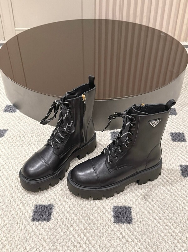 위핑,프라다 PRADA 클래식 삼각 로고 패션 부츠