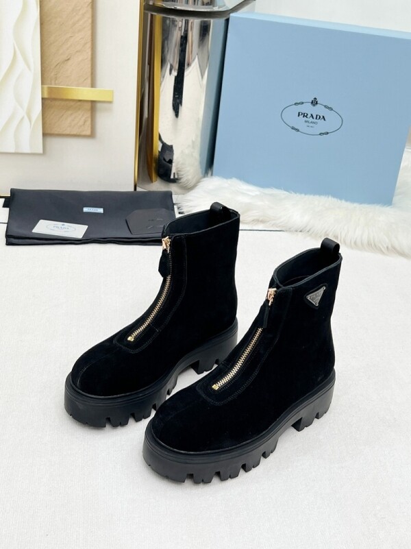 위핑,프라다 PRADA 클래식 삼각 로고 지퍼 부츠