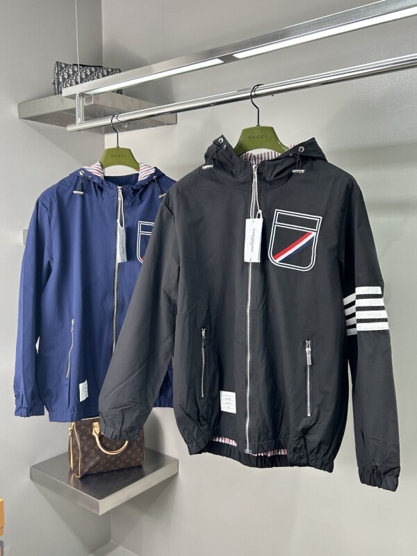 위핑,톰브라운 사선 바람박이 점퍼