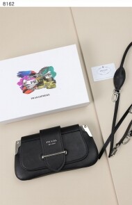 프라다 시도니 레더 숄더백