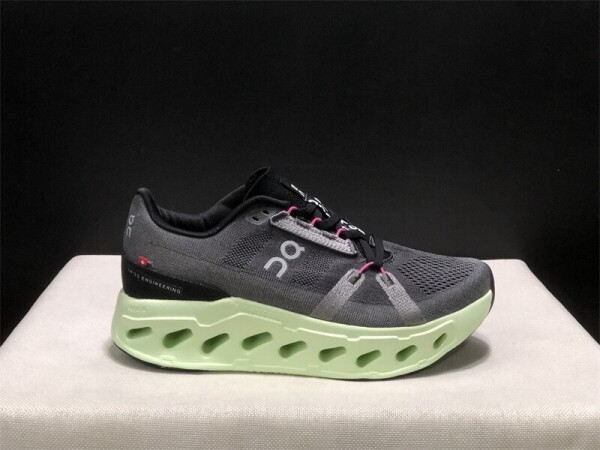 위핑,온 러닝화 클라우드 이클립스 블랙 그린 3MD30092051
