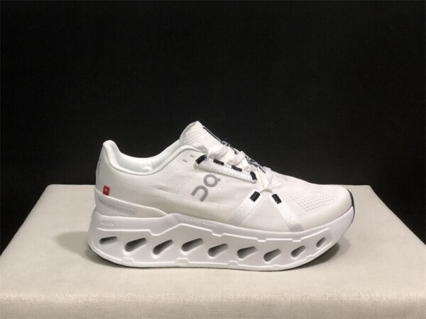 위핑,온 러닝화 클라우드 이클립스 화이트 3MD30090998
