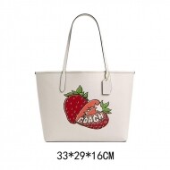 코치 시티 토트백 스트로베리 그래픽 CAL64 골드 초크