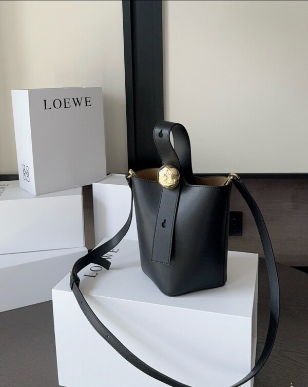 위핑,로에베 페블 버킷백 미니 - 멜로우 카프스킨