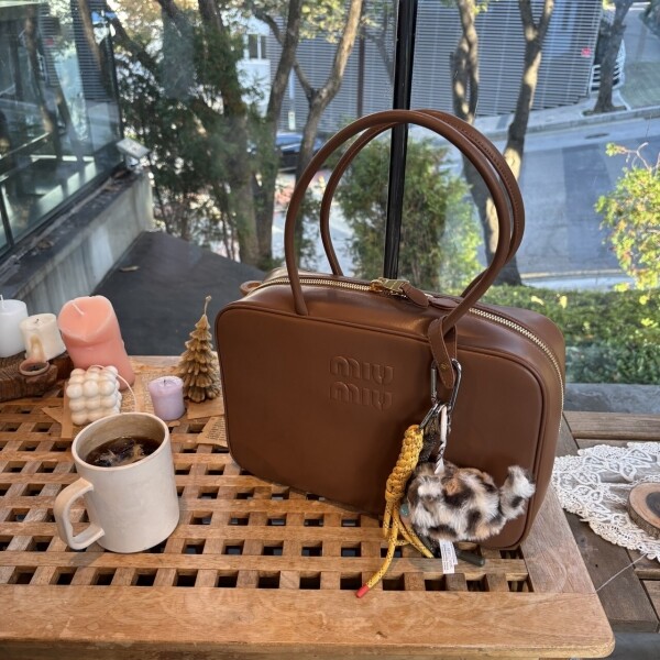 위핑,미우미우 가죽 보백 브라운