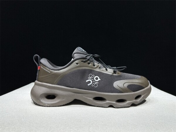 위핑,온 러닝화 클라우드 솔로 블랙 커피 3MF30664613