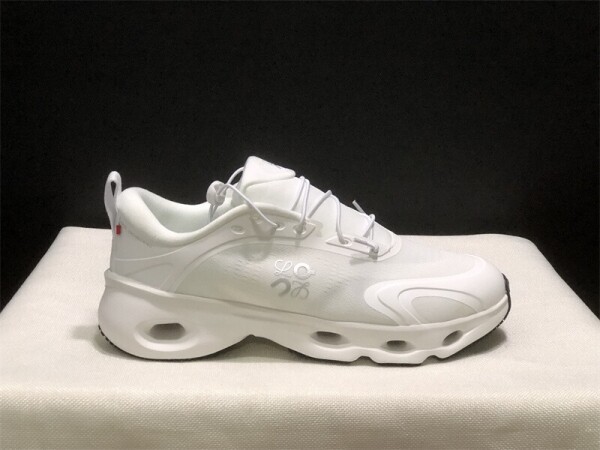 위핑,온 러닝화 클라우드 솔로 화이트 3MF30664616