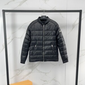 프라다 로고 패딩 점퍼