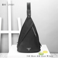 프라다 삼각로고 슬링백