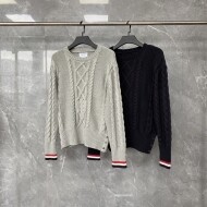 톰브라운 라운드 니트