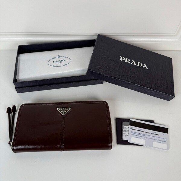 위핑,프라다 레더 월렛 금장 은장 2ML059