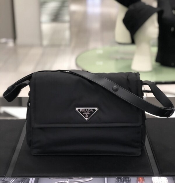 위핑,프라다 리나일론 패딩 숄더백1BD255