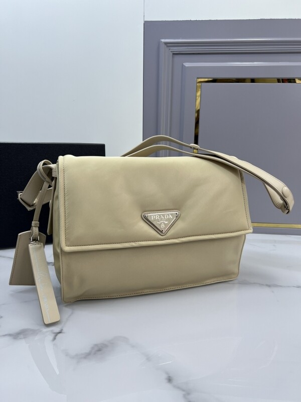 위핑,프라다 리나일론 패딩 숄더백1BD255