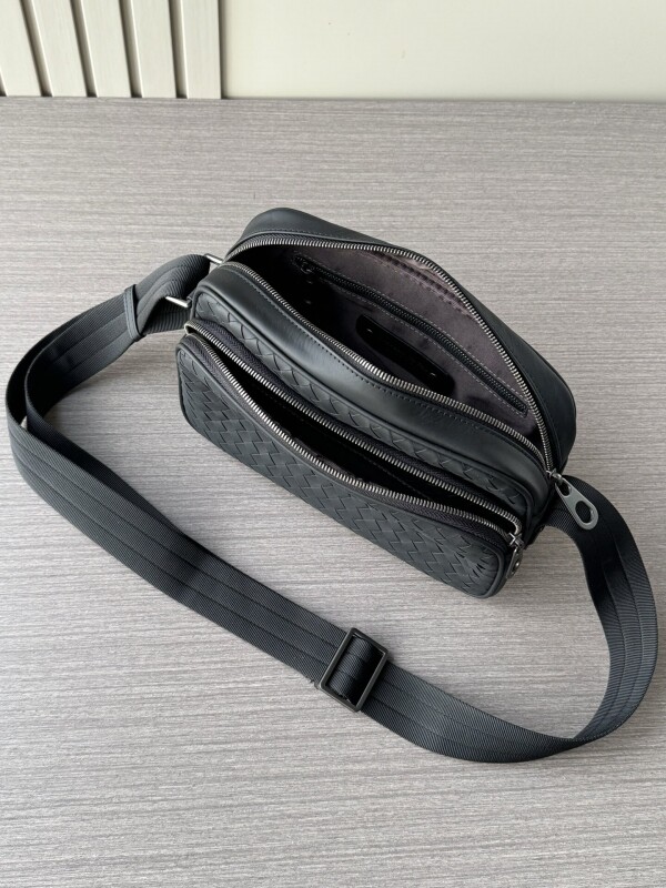 위핑,보테가 메신저백 남자 70110