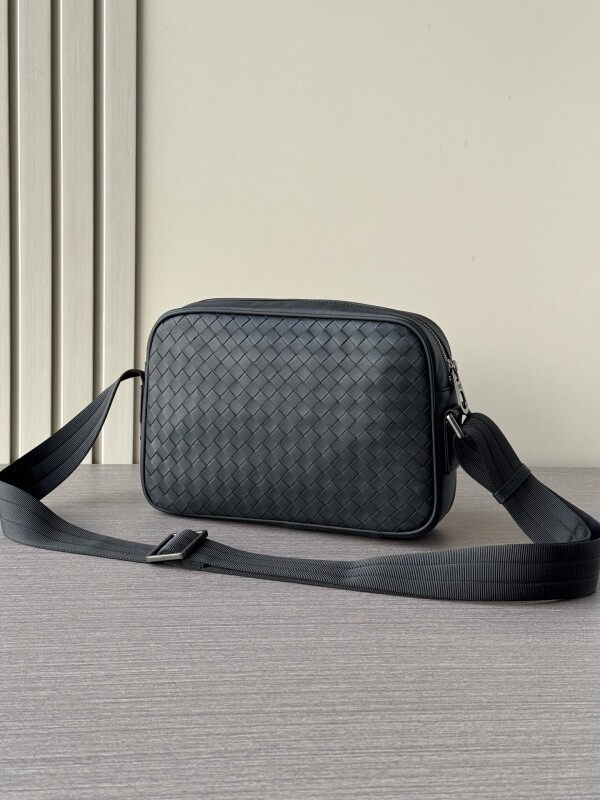 위핑,보테가 메신저백 남자 70110