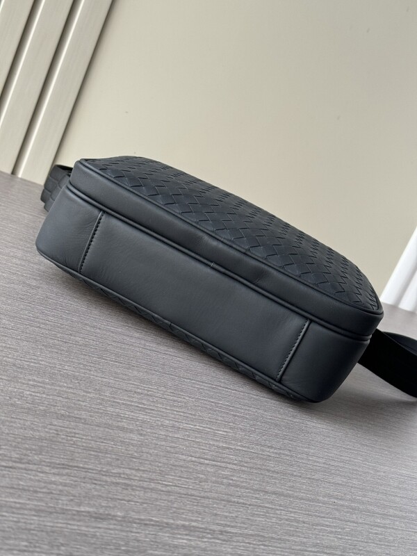 위핑,보테가 메신저백 남자 70110