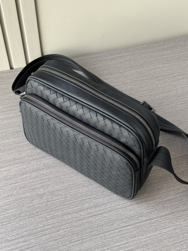 위핑,보테가 메신저백 남자 70110