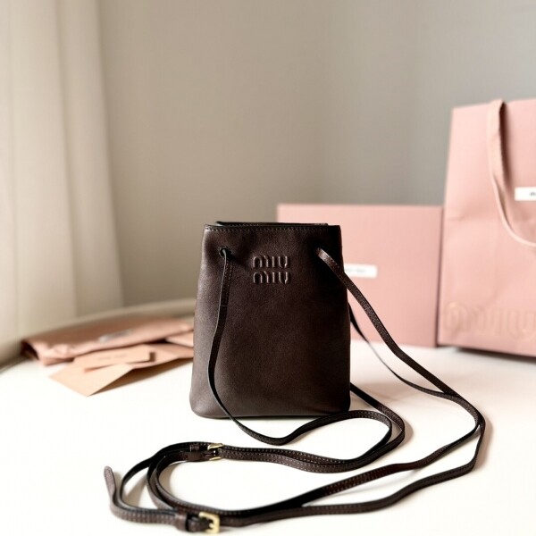 위핑,미우미우 나파가죽 미니 버킷백 5NF460