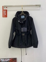 프라다 Re-Nylon 여성