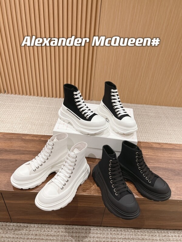 위핑,알렉산더 맥퀸 트레드 슬릭 부츠 697080W4MV21000