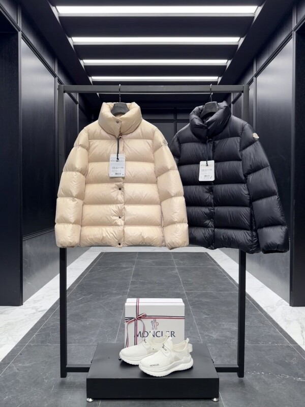 위핑,몽클레어 여성 패딩 COCHEVIS 코체비스 다운 K20931A00153595ZZ999