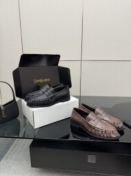 입생로랑 르 가죽 소재 커플 로퍼 LE LOAFER 818908