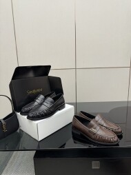 입생로랑 르 가죽 소재 커플 로퍼 LE LOAFER 818908
