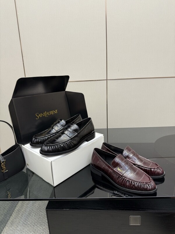 위핑,입생로랑 르 가죽 소재 커플 로퍼 LE LOAFER 818908