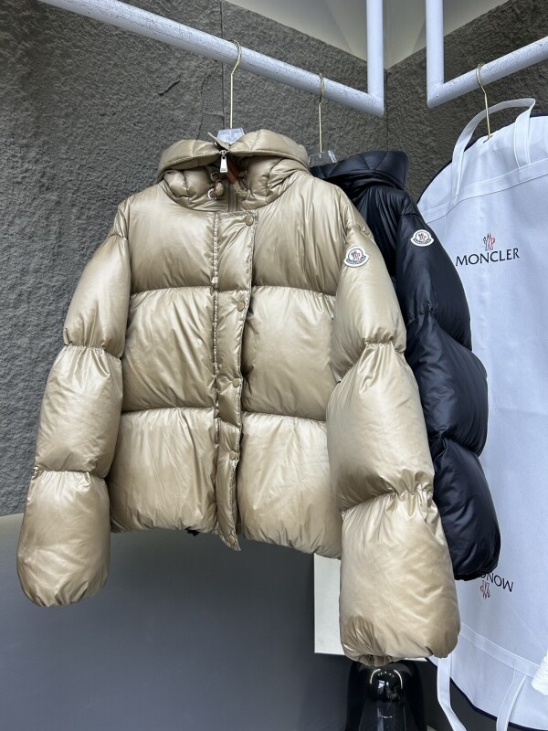 위핑,몽클레어 여성 후드 쇼트 다운 패딩 Borey 다운 보레이