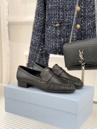 프라다 26WF 신상 잔글자 마이크 로고 셔링 여성 로퍼 3컬러