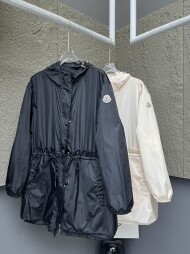 몽클레어 Weteau 웨토 루시드 레인 재킷 L10931A00135539ZD999